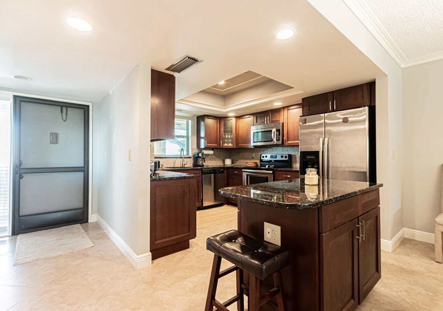Fully Furnished 2 Bed/2 Bath Condo In 55+ Community Lely Golf Estates! Avail Now — Photo 3