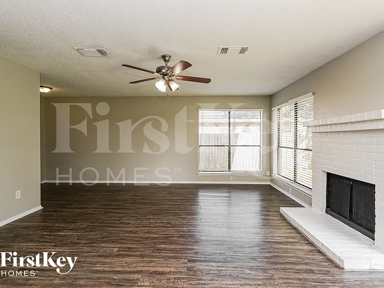 15511 Evergreen Grove Dr — Photo 3