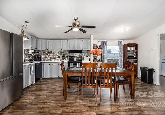 3rd image of 3189 Bear Trail Dr