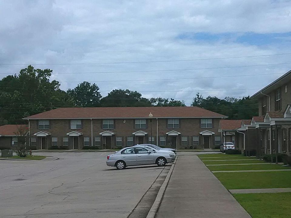 2nd image of 151 Foreman Rd #D77aff625