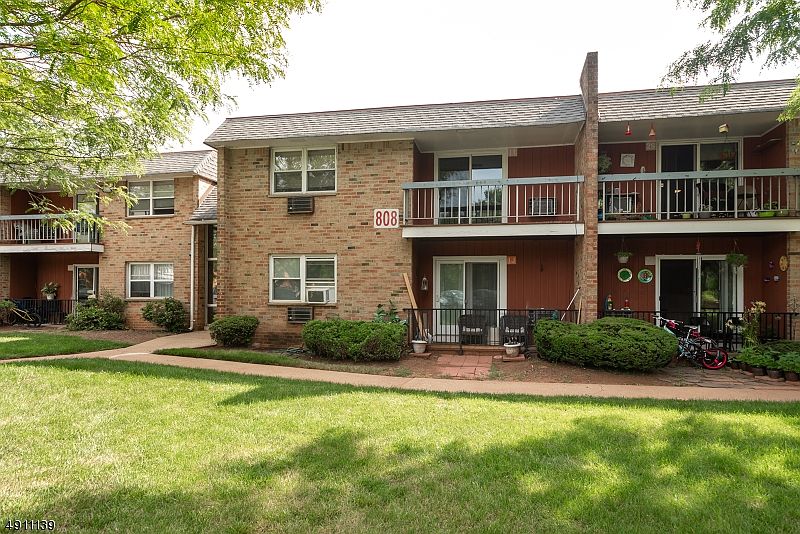 1st image of 808 EVES DR 1T