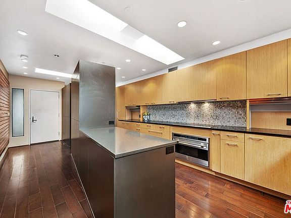 5th image of 140 Ocean Park Blvd Unit 626