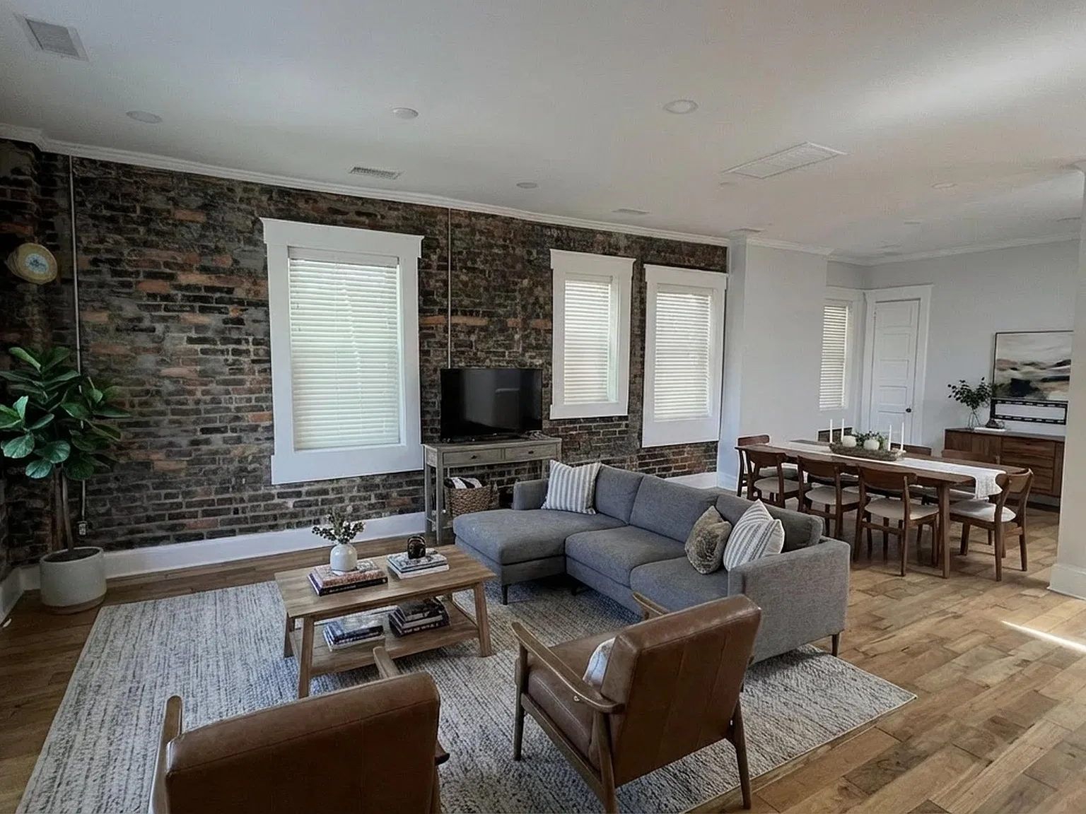 2 bed, 1461 sqft, $2,200 — Photo 3