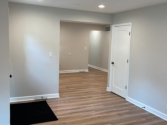 3rd image of 1314 Beverly Ln Unit 1314