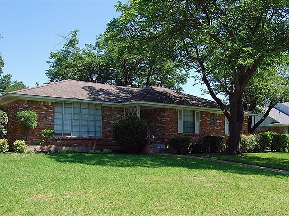 3rd image of 3823 Shady Hollow Ln