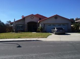 2863 W Summerset Dr, Rialto, CA 92377
