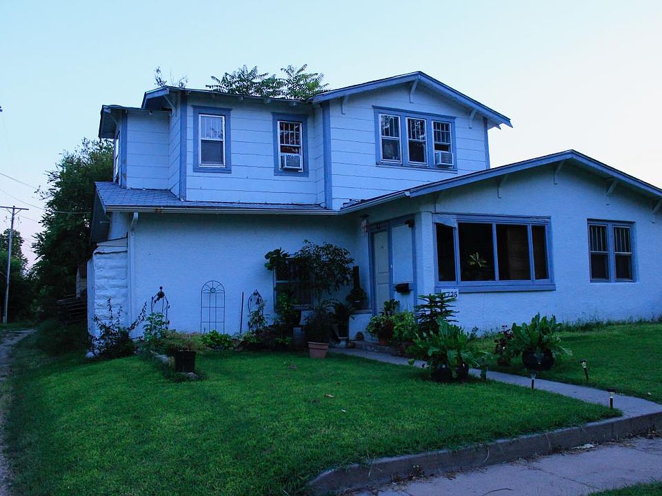 Front view - 1725 W. 1st.