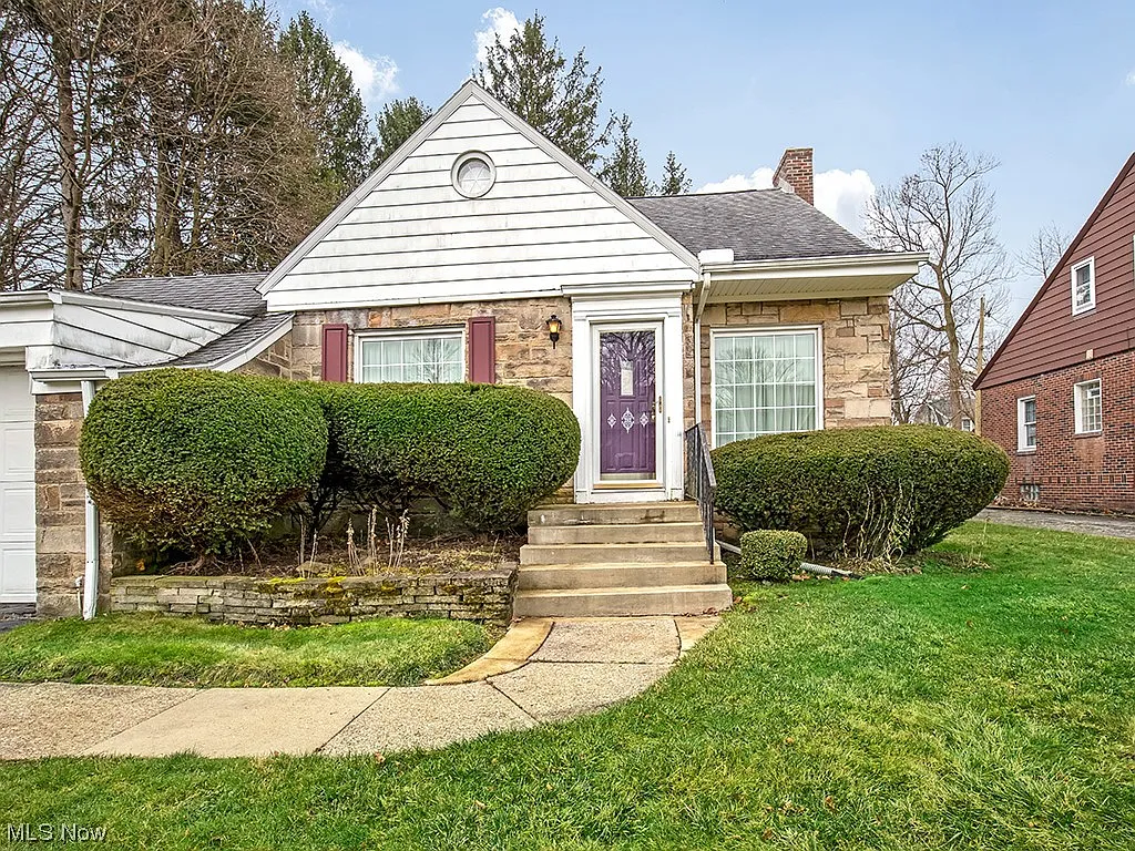 55 Pinehurst Ave photo 1