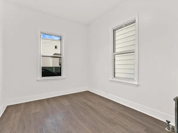 7-06 College Point Boulevard image 19 of 44