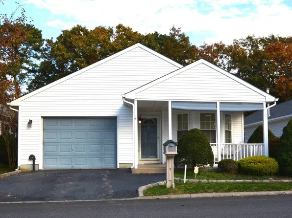 5108 E Village Circle #5108, Manorville, NY 11949