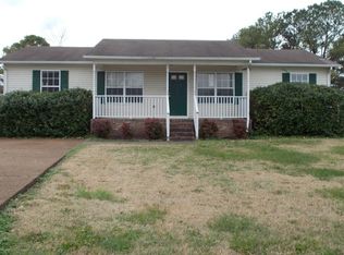 221 Nowlin Dr, Columbia, TN 38401