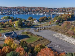 18 Searsport Ave, Belfast, ME 04915