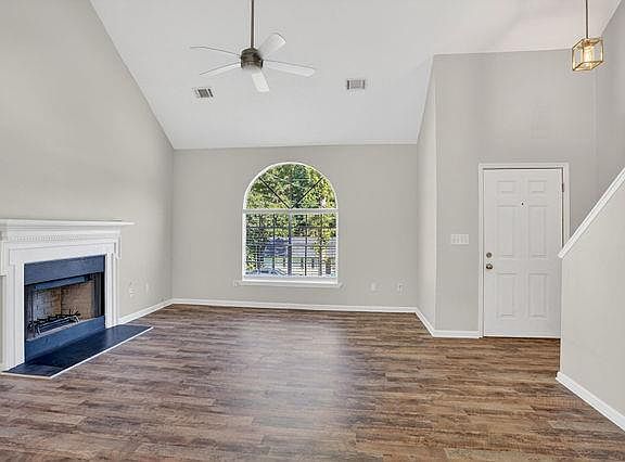 3rd image of 5515 Forest Downs Cir
