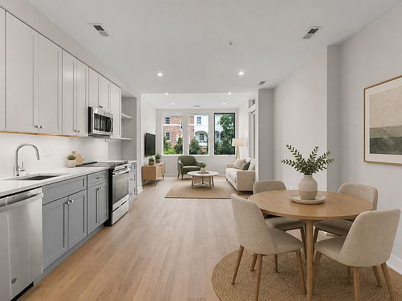 5th image of 3016 Dumbarton St NW #401