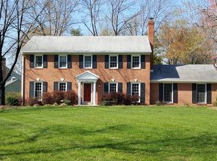4721 Flower Valley Dr, Rockville, MD 20853