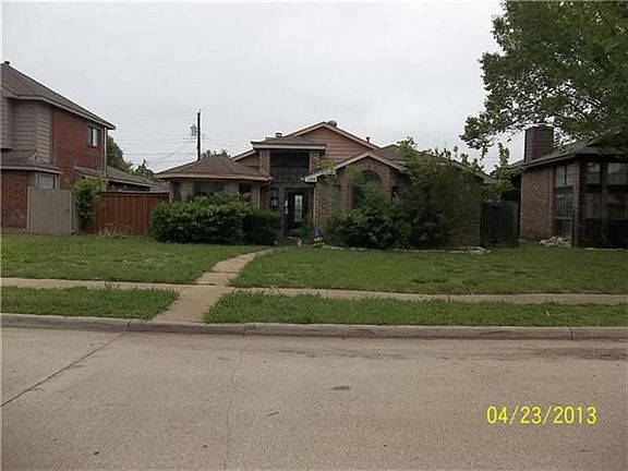 2nd image of 11806 Avery Ln