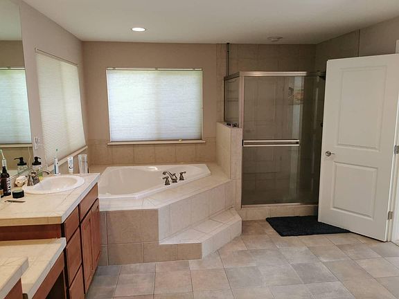 4th image of 16656 NE 86th Ct