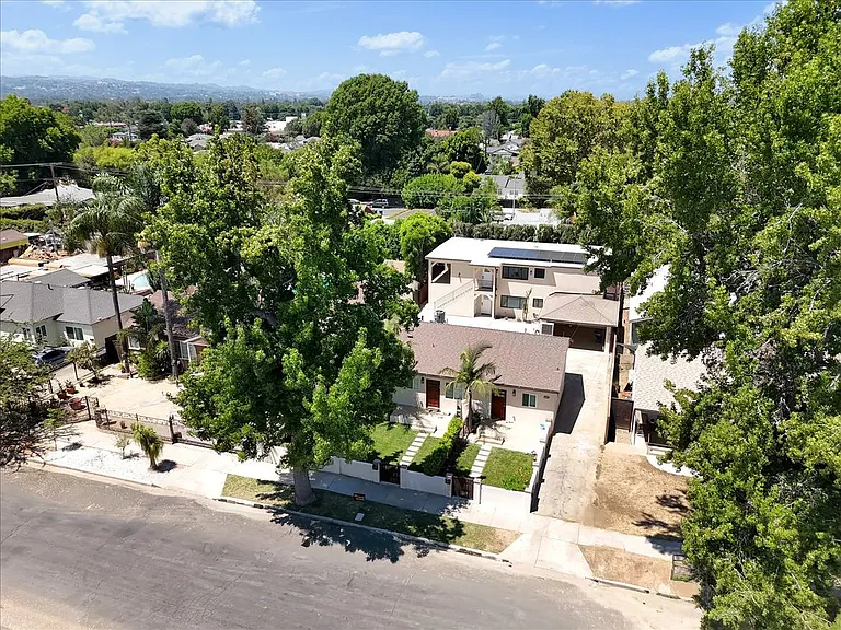 6915 Encino Ave #LOWER — Photo 7