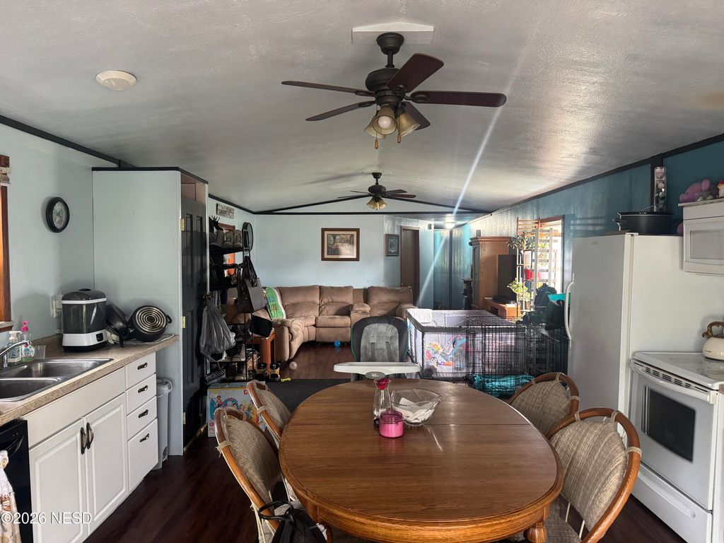 28 19th Ave SW, Watertown, SD - View 3