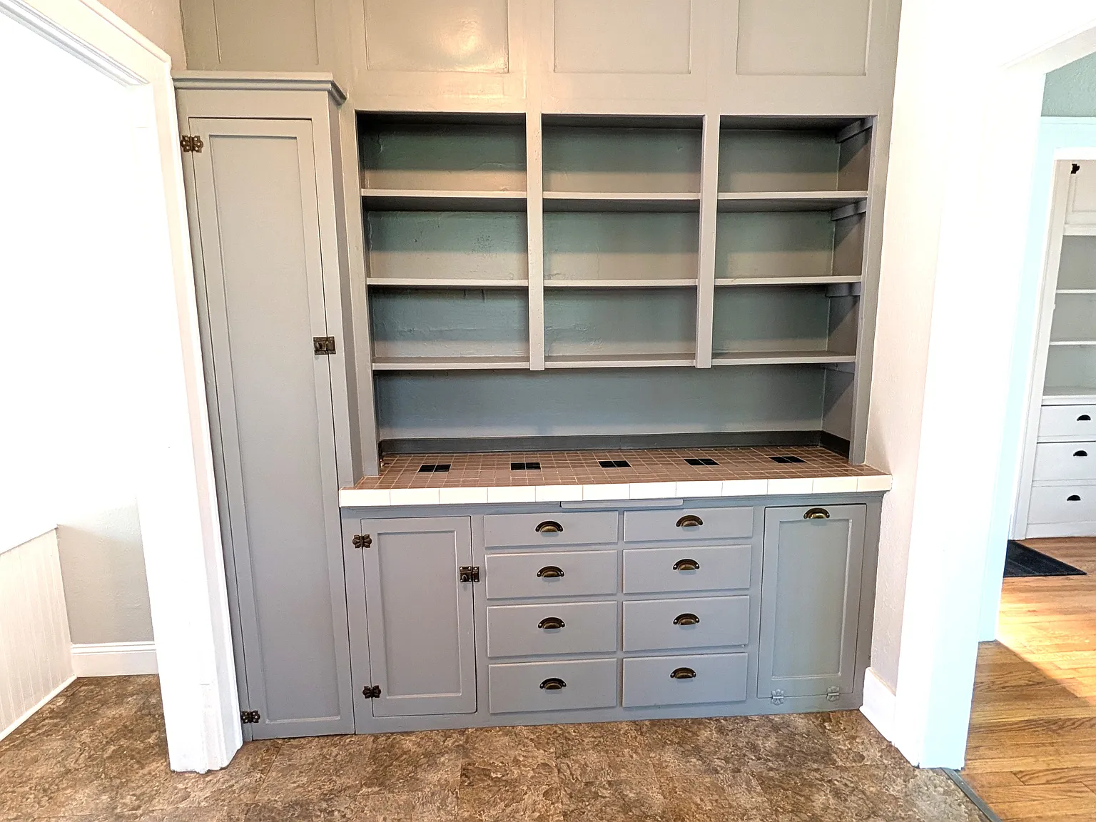 2 bed, 2000 sqft, $2,130 — Photo 2