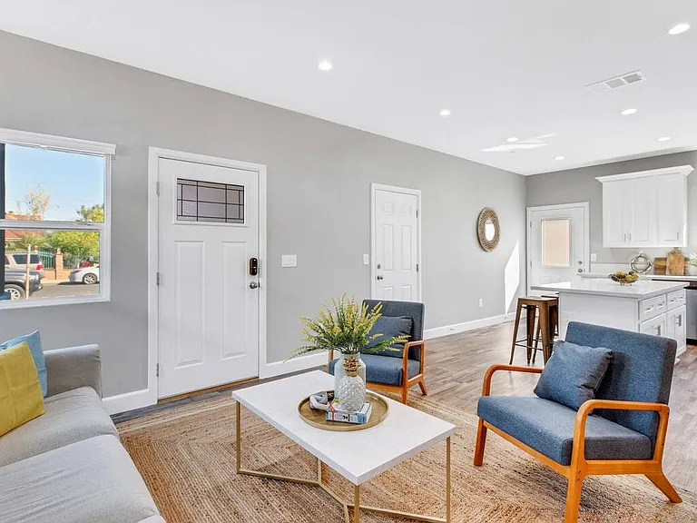 14415 Pontlavoy Ave — Photo 9
