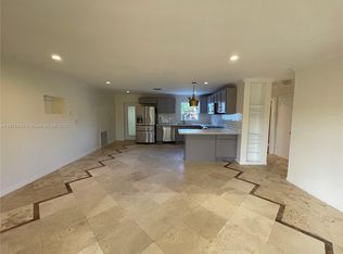 1107 NE 8th St, Hallandale, FL 33009