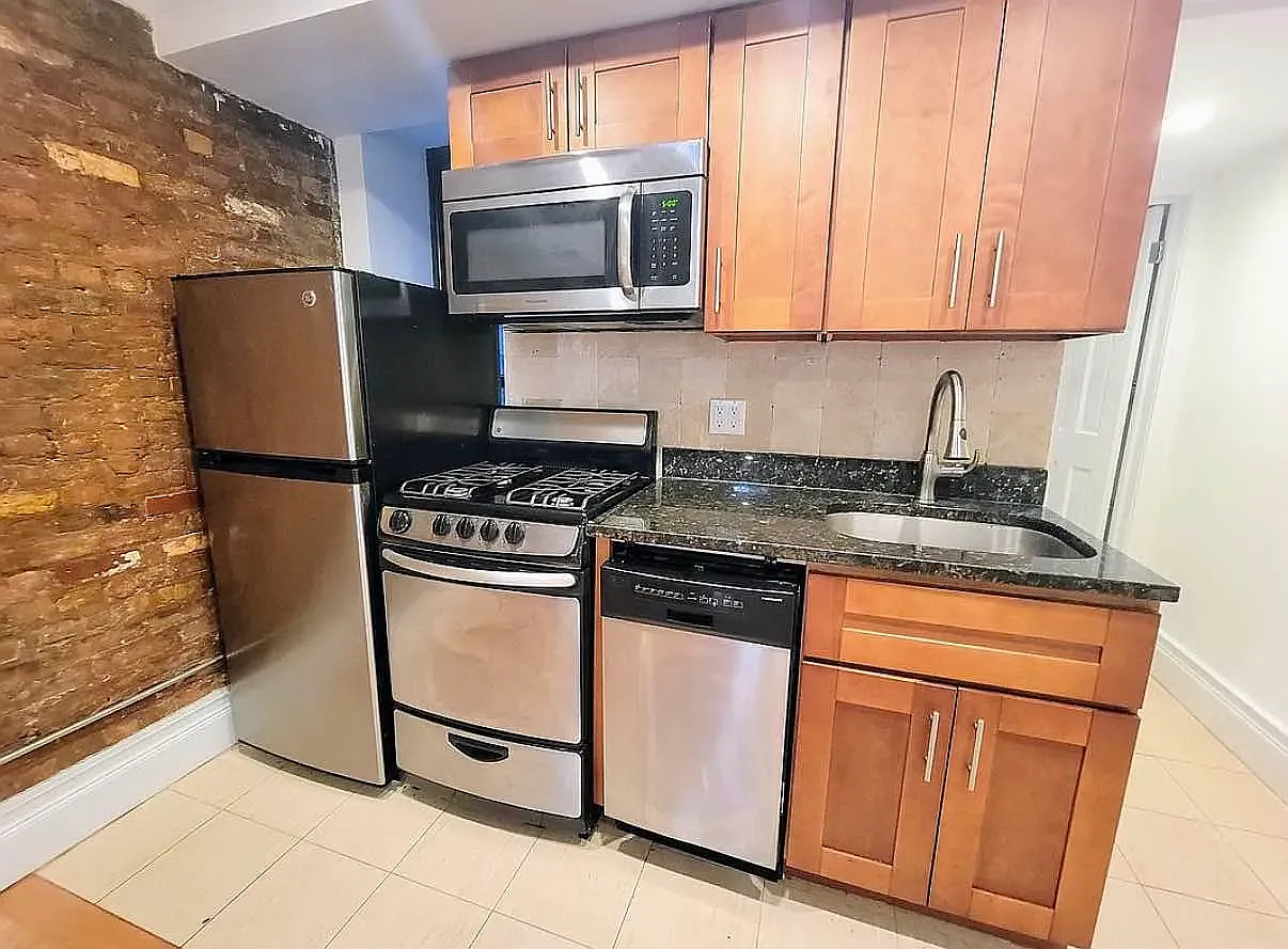226 East 26th Street — Photo 3