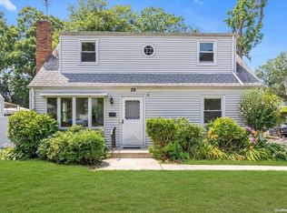29 Inwood Rd, Glen Cove, NY 11542