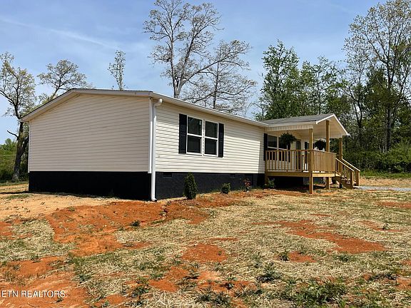 3rd image of 204 Community Dr