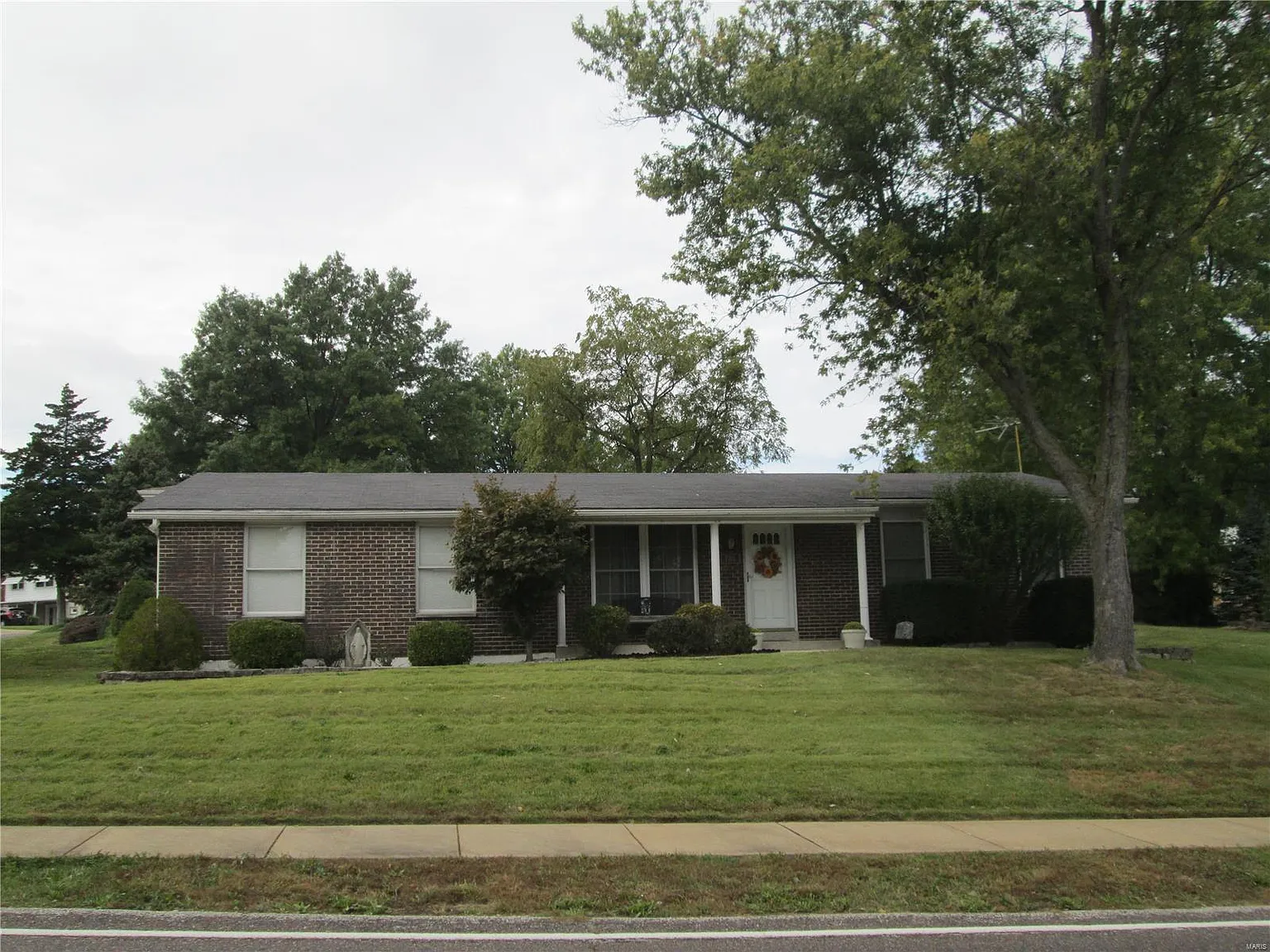 780 Buckley Rd photo 1