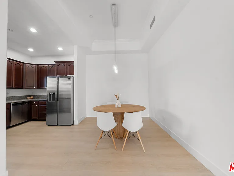 309 S Mariposa Ave #301 — Photo 11