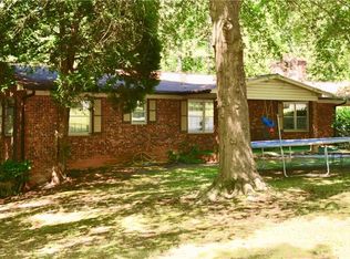 857 Honeysuckle Rd, Asheboro, NC 27203