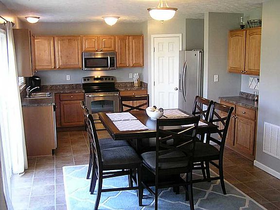 4th image of 2274 Murphy Ln E