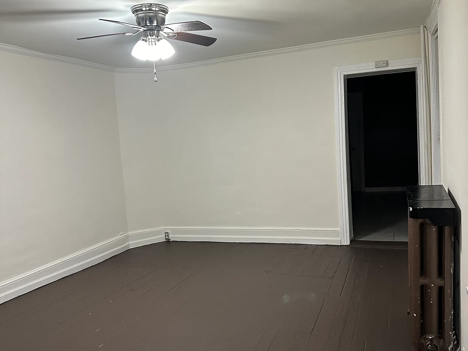 5 bed, 2354 sqft, $2,200 — Photo 3