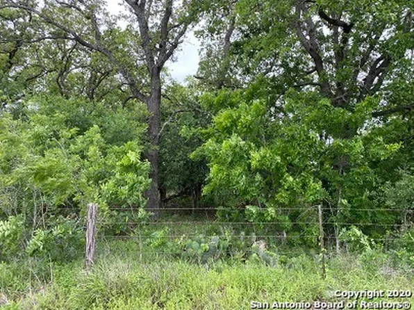 3905 State Highway 123 N, Stockdale, TX 78160