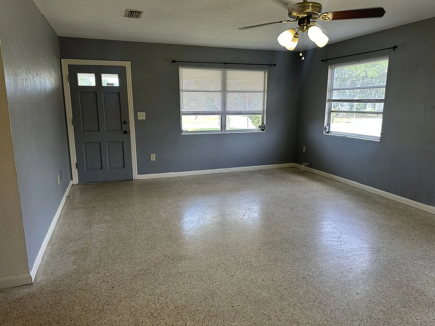 Convenient Leesburg Living Walk to Leesburg High School! — Photo 2