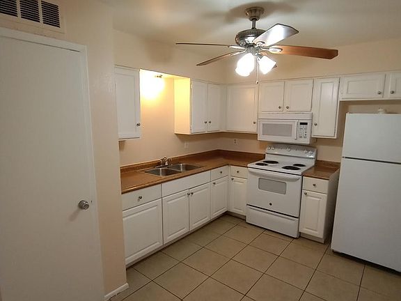 3rd image of 138 E Ingram St