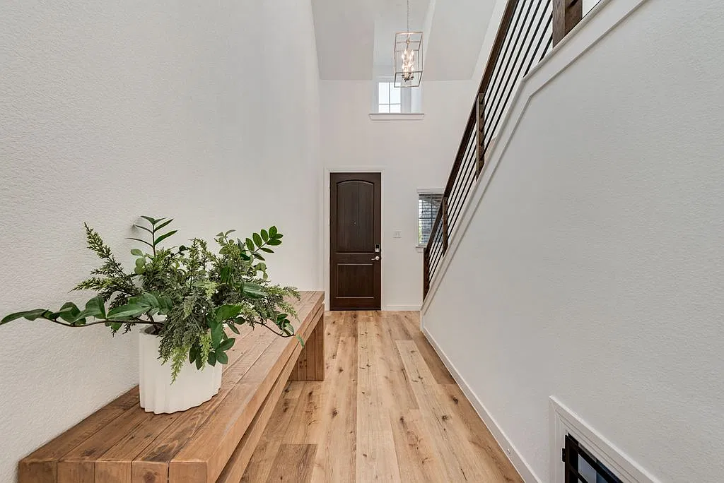 4 bed, 2449 sqft, $3,290 — Photo 3
