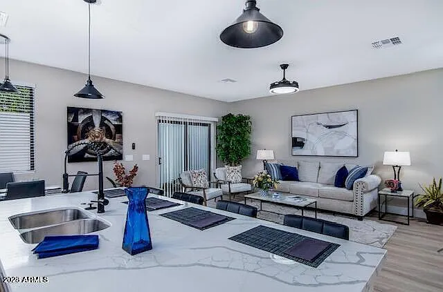 3 bed, 2.5 bath, 1825 sqft, $3,349 — Photo 4