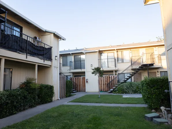 Walnutwood Apartments