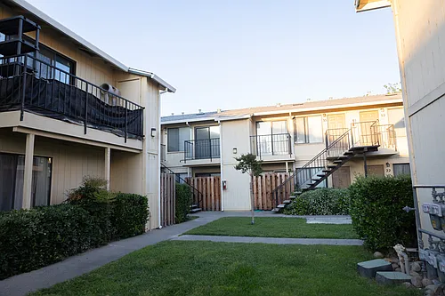 Walnutwood Apartments Photo 1