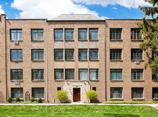 720 Noyes St #C2, Evanston, IL 60201