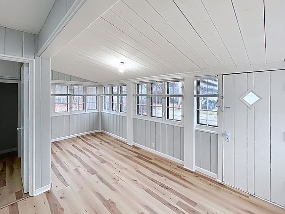 4th image of 38599 Plains Ct