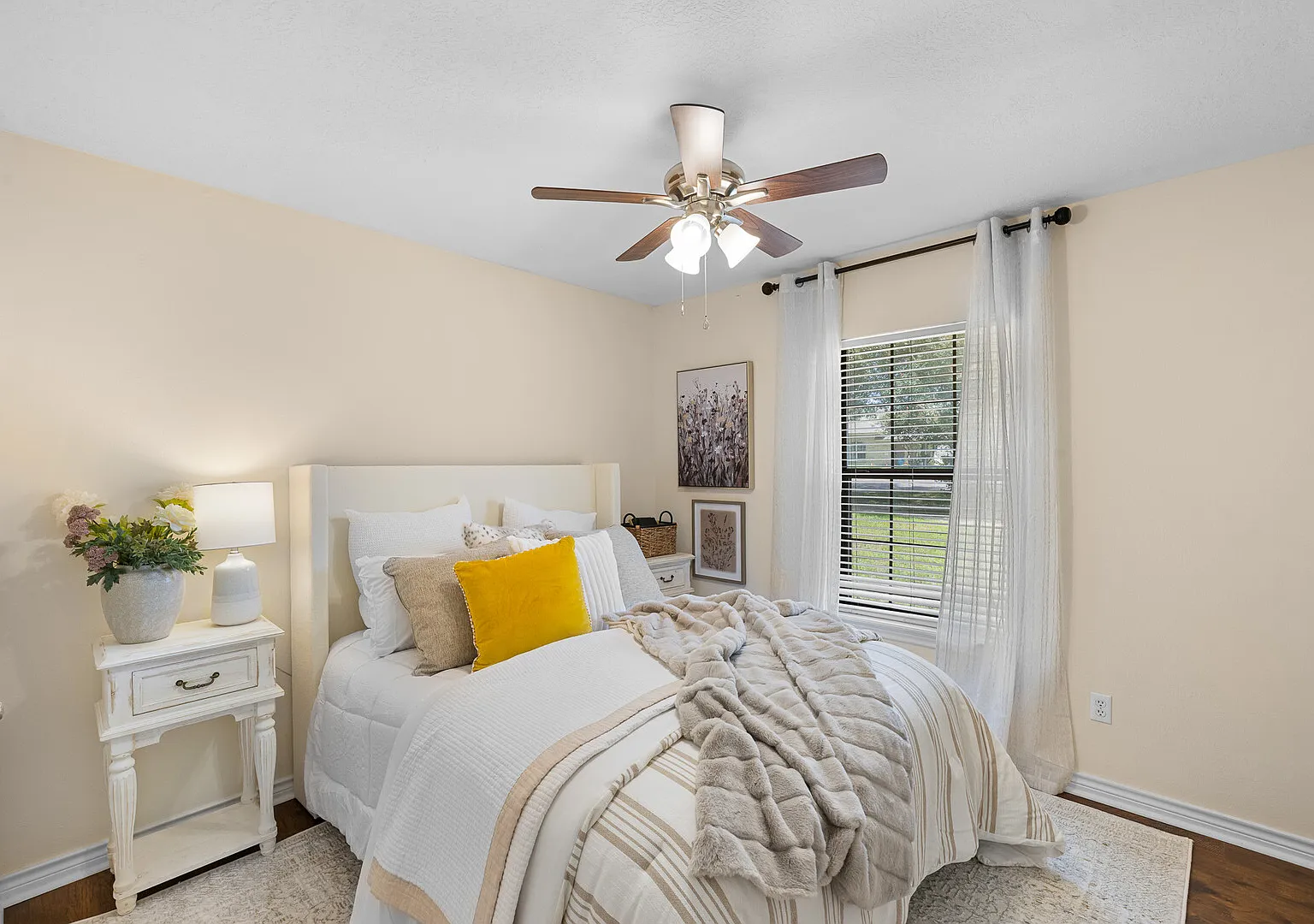 Azalea Ct — Photo 3