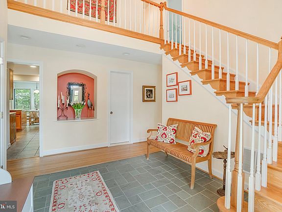 4th image of 1466 Waggaman Cir
