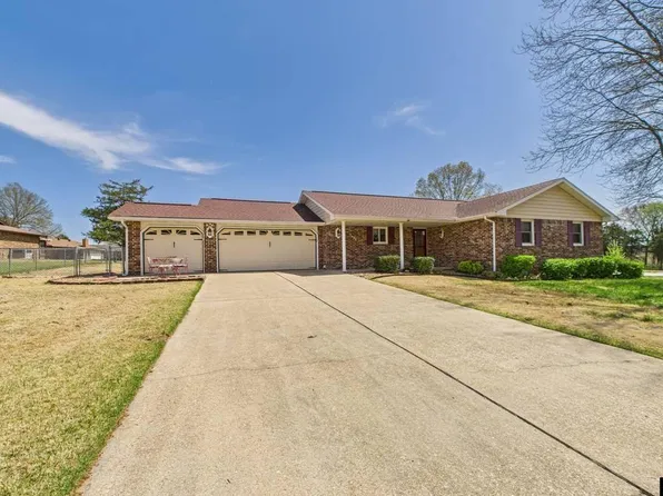 1900 Ivy Ln, Mountain Home, AR 72653