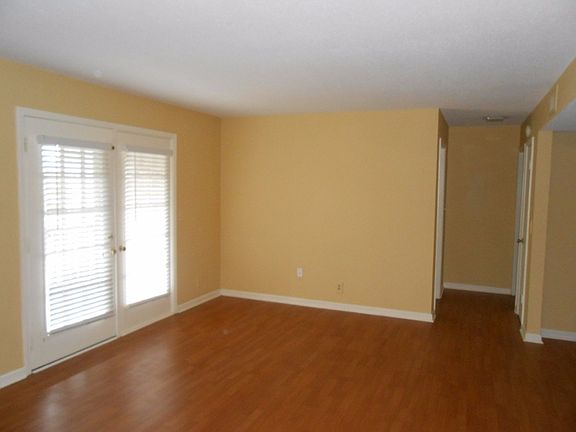 3rd image of 1206 Bristol Dr APT 201