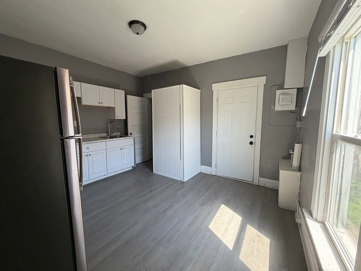 Building Photo - 2019-2021 Roosevelt Blvd