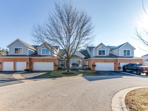 8260 Polo Ct, Crystal Lake, IL 60014