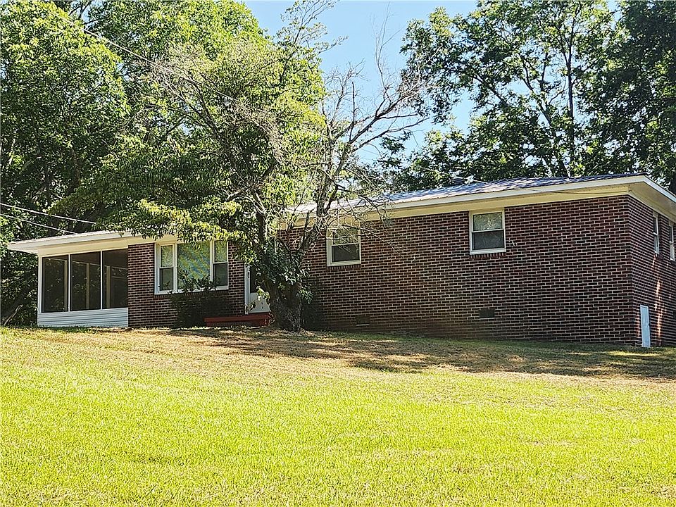 1st image of 115 Holcombe St